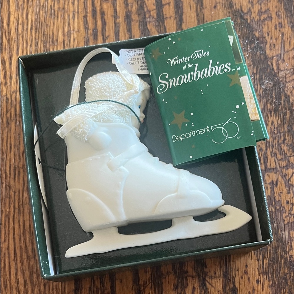 Snowbabies department 56 Seven eight time to skate
